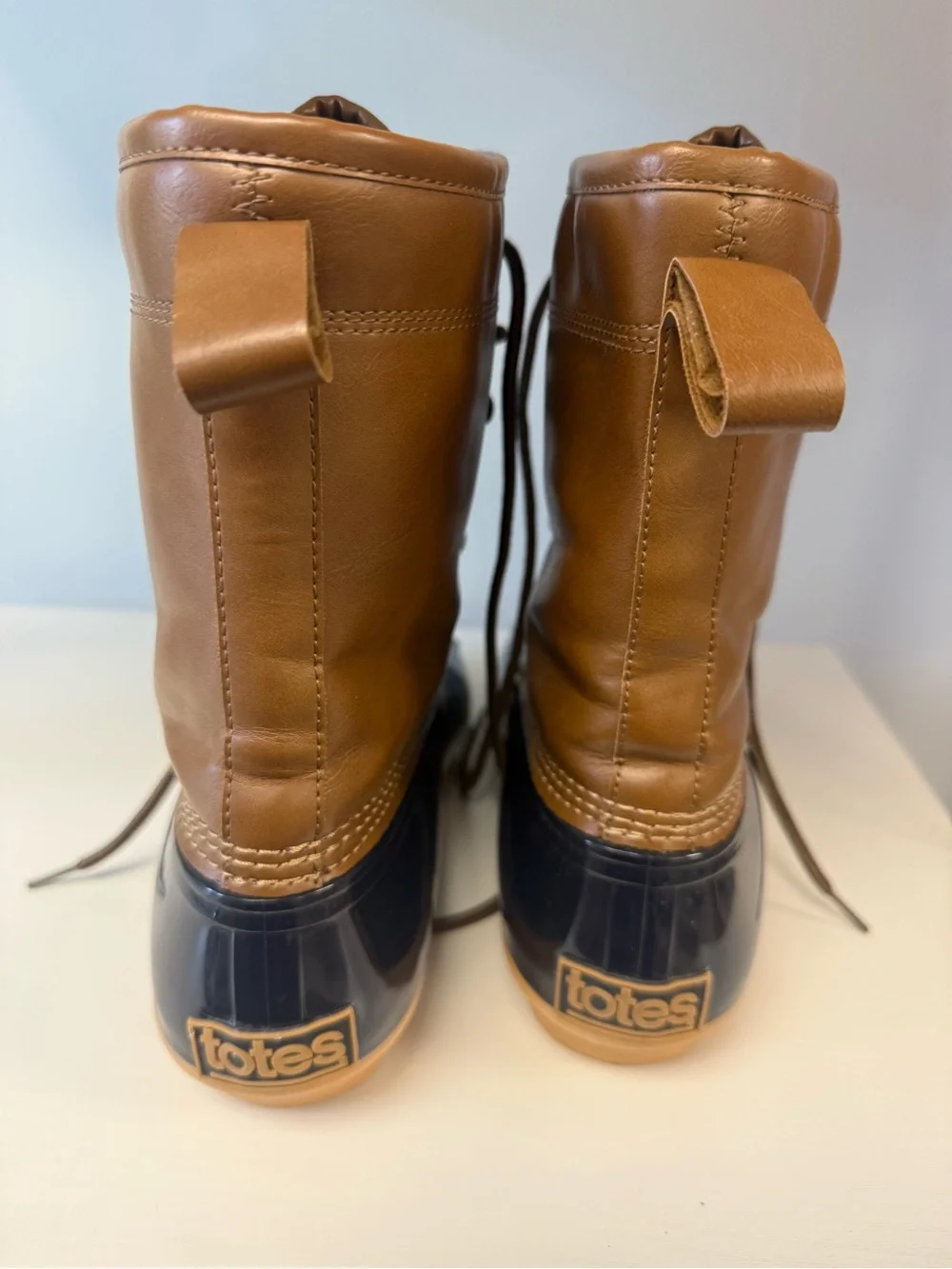 Classic totes Duck rain Boots in Brown and Navy size 9